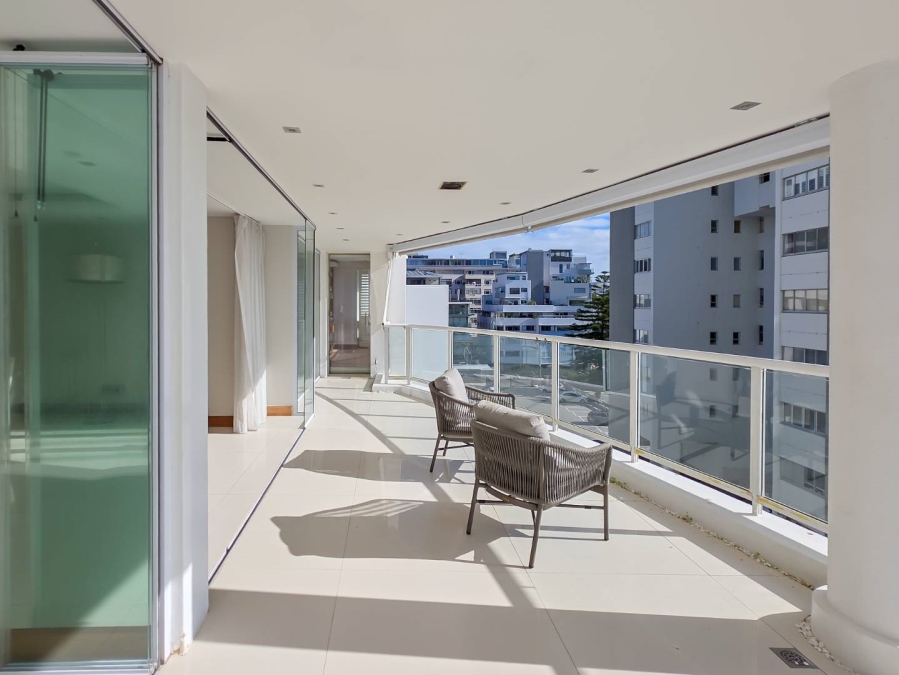 2 Bedroom Property for Sale in Sea Point Western Cape